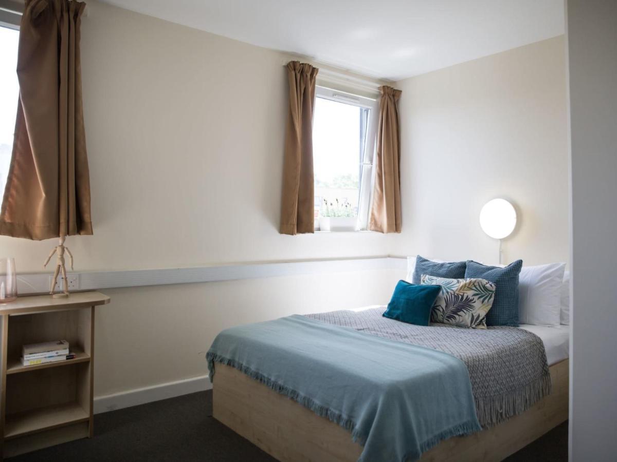 Apartament For Students Only Iq Will Wyatt Court Londra